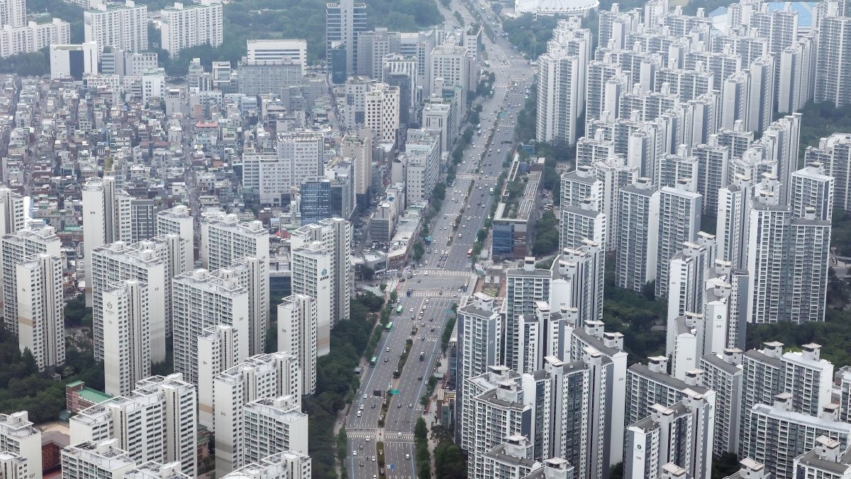 서울 송파구 롯데월드타워 서울스카이에서 바라본 아파트 단지 모습. / 뉴스1
