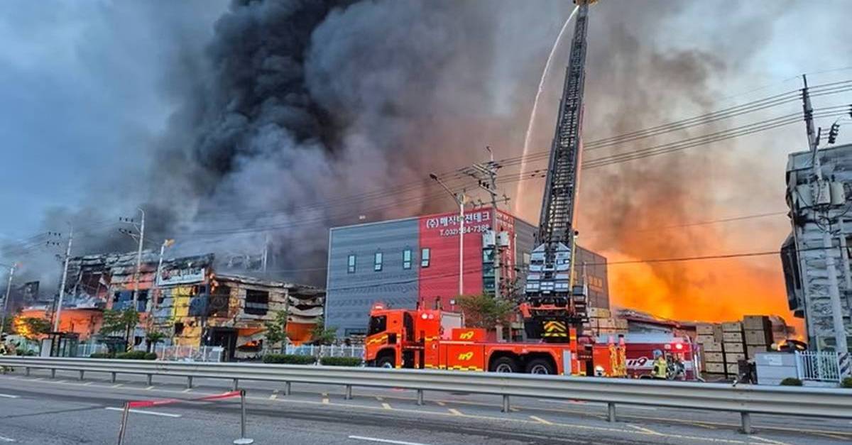 인천 원창동 기계제조 공장서 큰불...17개 공장·27개 동 소실