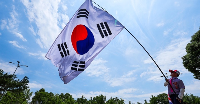 선관위 직원들, 투표용지 보관할 곳 없다고 요청해 인쇄 줄었다 