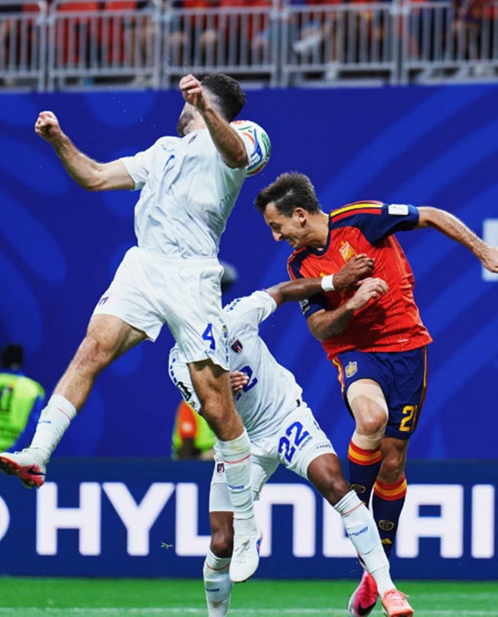 역사적인 첫 월드컵 경기에서 귀중한 승점 1점 따낸 카보베르데 / 스페인 축구 국가대표팀 공식 인스타그램