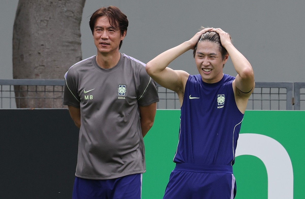 대한민국 축구대표팀 홍명보 감독과 이강인 / 뉴스1