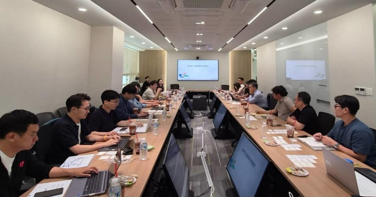 경남에너지는 최근 창원 본사에서 '2026 도시가스 남부권 CS협의회 1차 정기회의'를 열고 고객서비스 개선 방안을 논의했다. / 사진제공=경남에너지