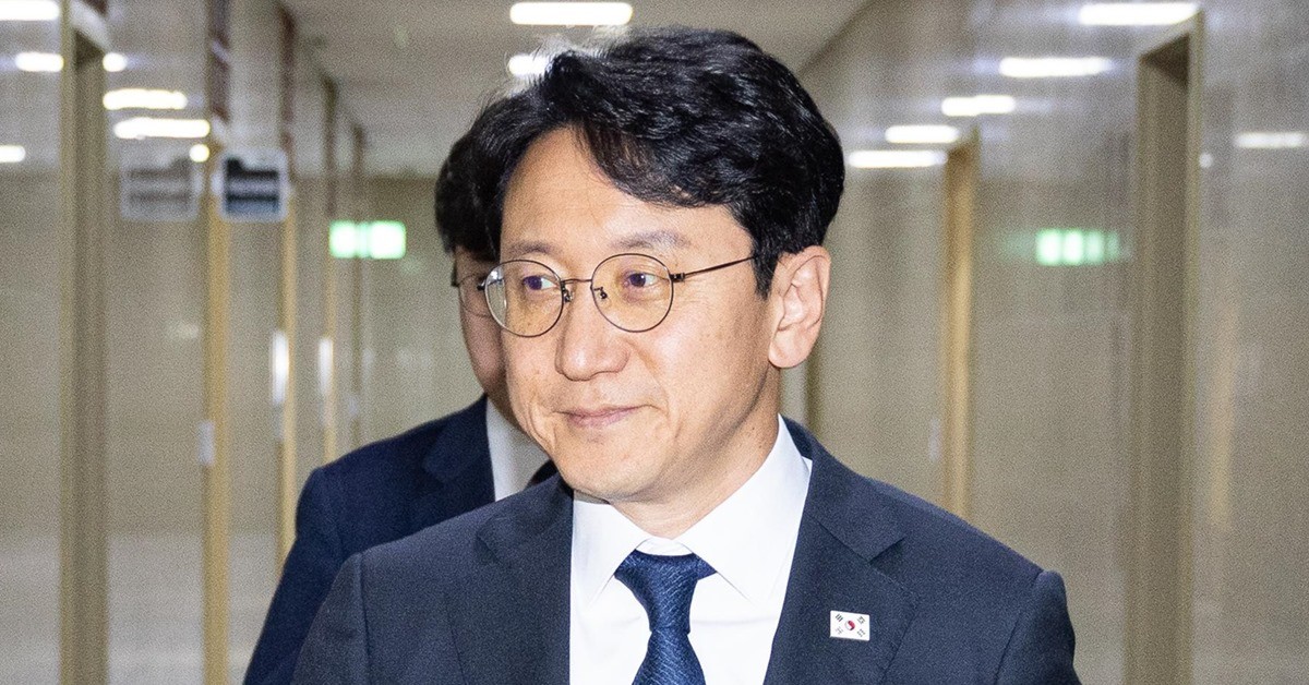 천준호 더불어민주당 원내운영수석부대표가 16일 서울 여의도 국회에서 여야 원내수석 회동을 위해 운영위원장실로 향하고 있다. / 뉴스1
