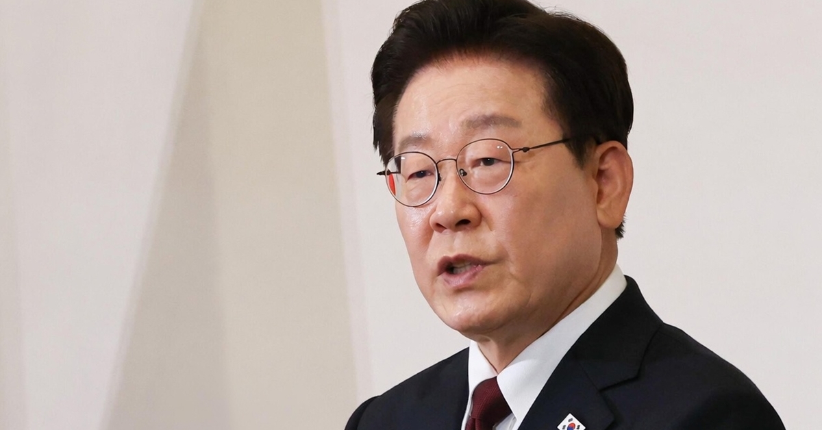 이 대통령 지지율 조사에서 이런 결과 나온 적은 이번이 처음