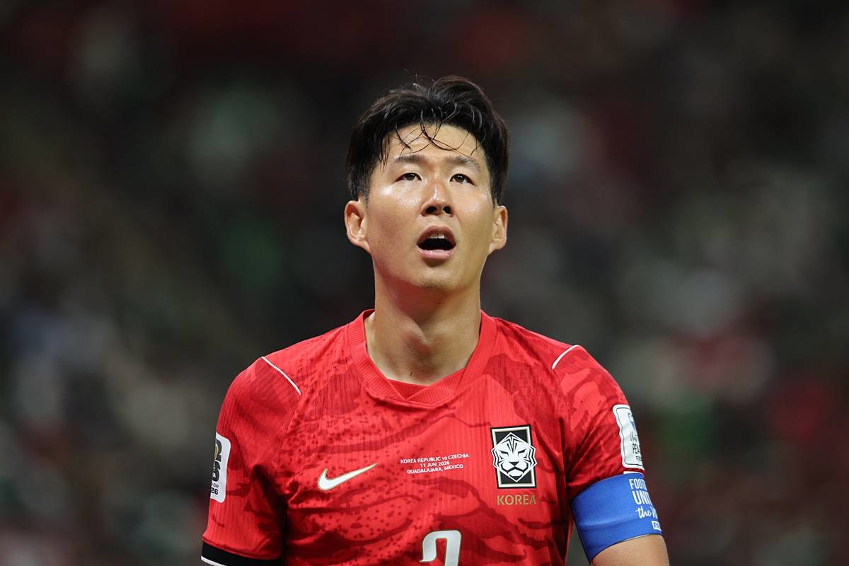 대한민국 축구국가대표팀 손흥민이 지난 11일(현지시간) 멕시코 할리스코주 사포판 과달라하라 스타디움에서 열린 2026 북중미 월드컵 A조 조별리그 1차전 대한민국과 체코의 경기에서 슈팅이 막힌 뒤 아쉬워 하고 있다 / 뉴스1