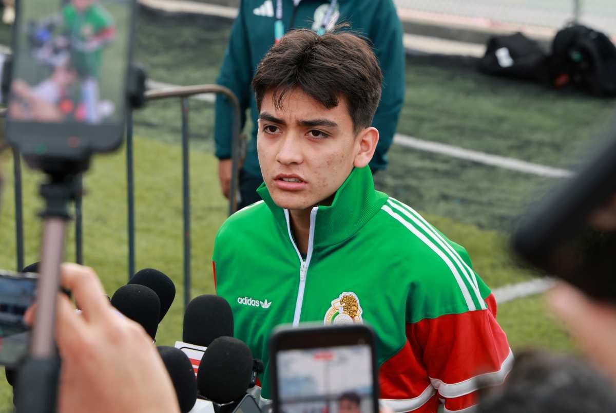 멕시코 축구 국가대표팀 힐베르토 모라가 2026 북중미 월드컵 대한민국과의 조별리그 2차전을 하루 앞둔 지난 17일(현지시간) 멕시코 과달라하라 인근 스포츠 아레나에서 취재진과 인터뷰를 하고 있다. / 뉴스1