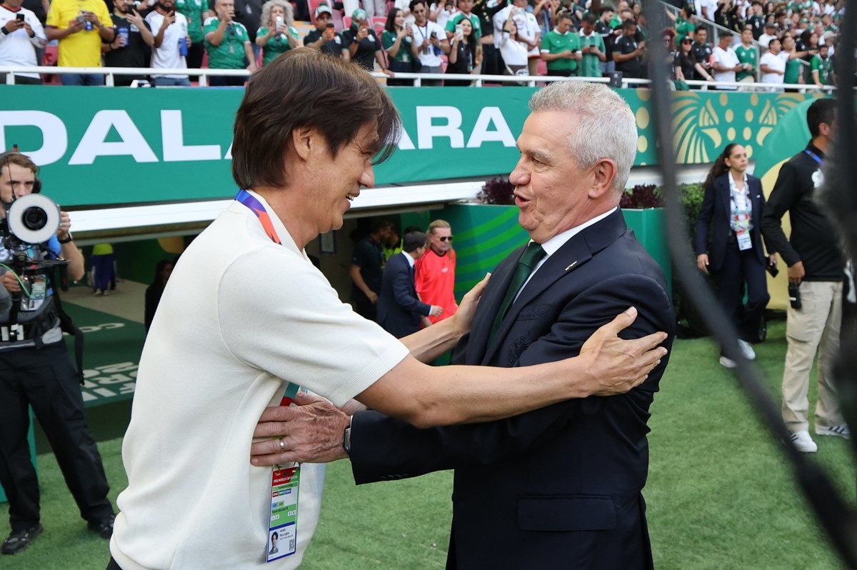 대한민국 축구국가대표팀 홍명보 감독과 멕시코 축구대표팀 하비에르 아기레 감독 / 뉴스1