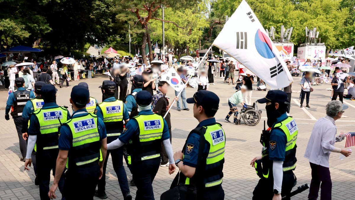 '잠실 개표소' 봉쇄 뚫고 무단침입 정황…경찰 수사 착수