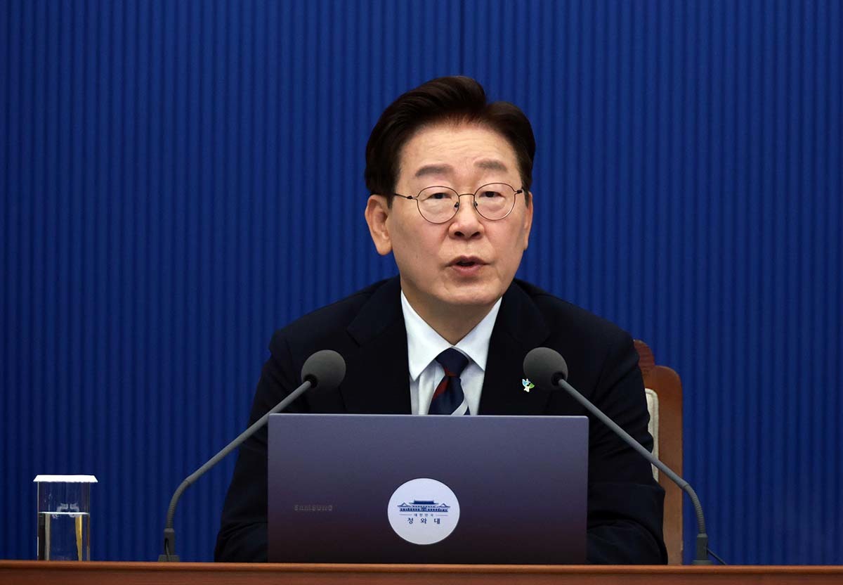 "연어 술파티, 대국민 사기극으로 드러나... 이 대통령, 범죄세탁 중단하라"