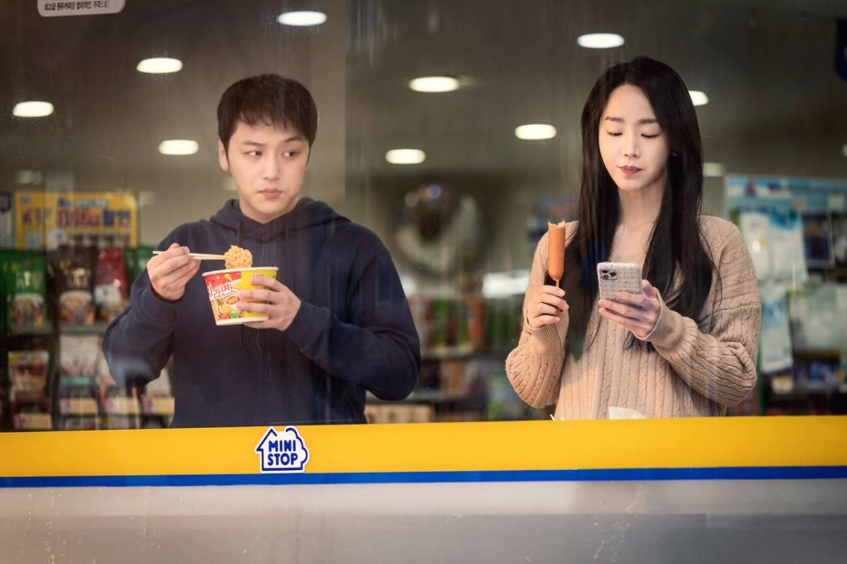 영화 '그녀가 죽었다' 스틸컷. 주연 변요한, 신혜선. / 콘텐츠지오, 아티스트스튜디오, 무빙픽쳐스컴퍼니 제공