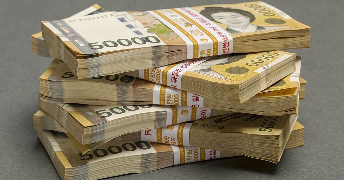 현금 지원. 자료 사진 / Stock for you-Shutterstock.com