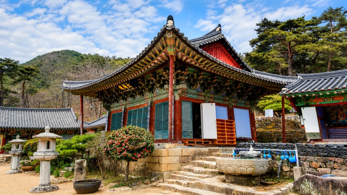 관룡사 대웅전. 기사 내용 토대로 AI툴 활용해 제작한 자료사진.