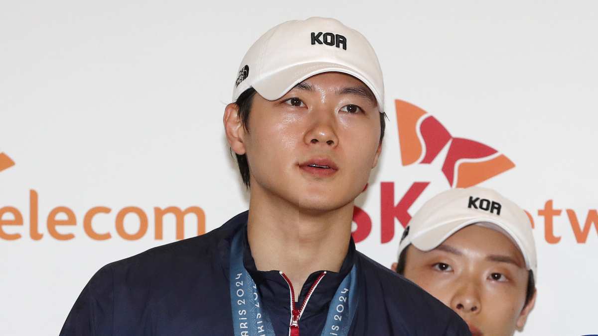 펜싱 간판 오상욱, '봉쇄 시위' 악재 속 남의 칼 빌려 제대로 일냈다