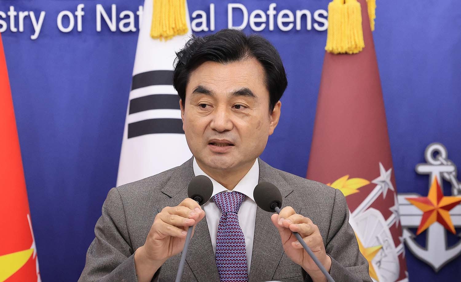 안규백 국방부 장관이 17일 서울 용산구 국방부 브리핑실에서 군사시설 규제개선 정책을 발표하고 있다. / 뉴스1