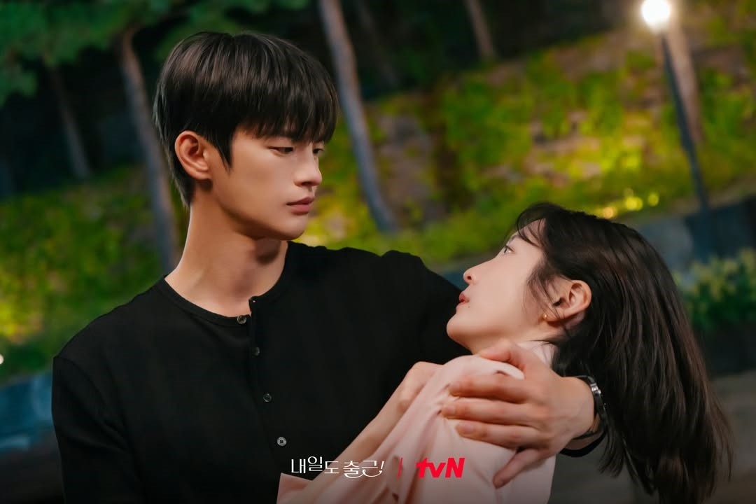 '내일도 출근' 스틸컷. / tvN