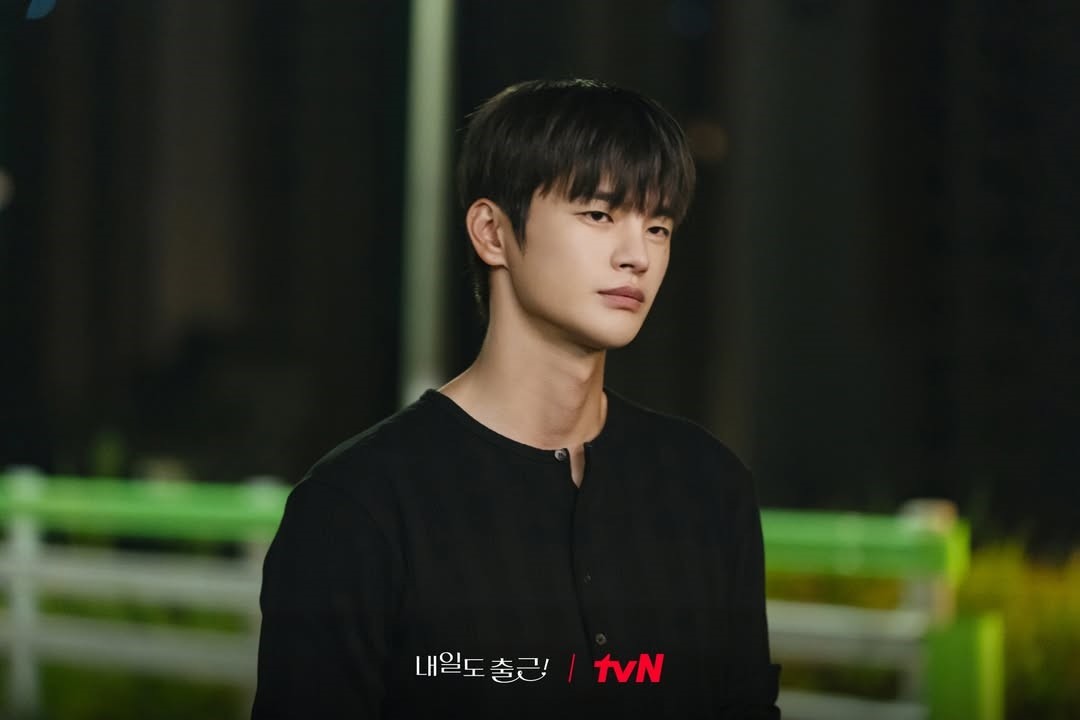 '내일도 출근' 스틸컷. / tvN