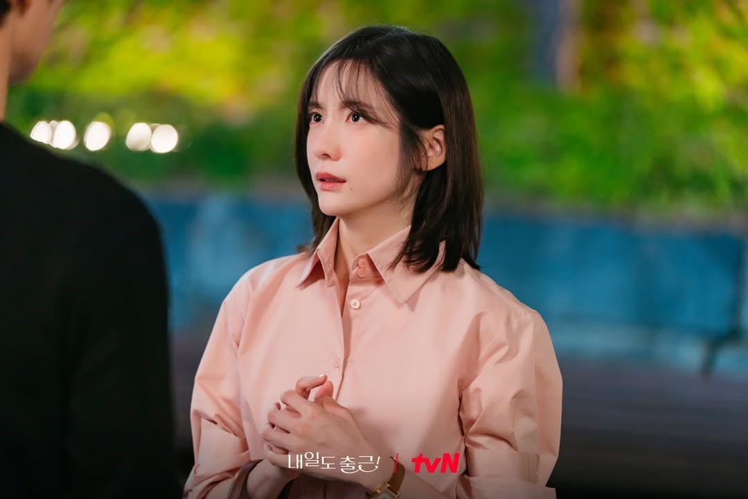 '내일도 출근' 스틸컷. / tvN