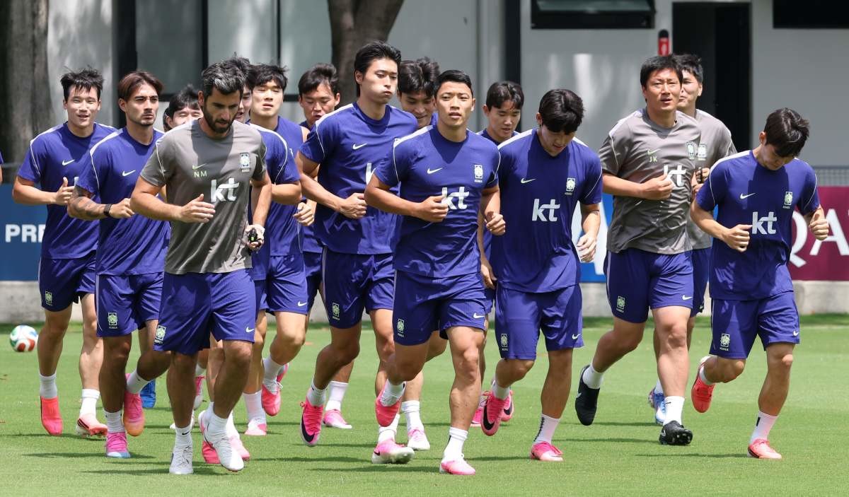 대한민국 축구국가대표팀 선수들이 지난 20일 멕시코 과달라하라 인근 대한민국 축구대표팀의 베이스캠프 훈련장인 사포판 치바스 바예 베르데에서 회복 훈련을 하고 있다. / 뉴스1