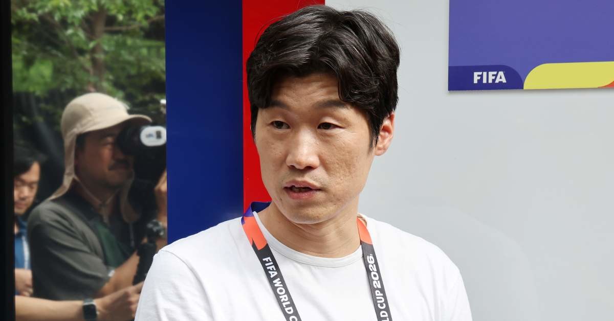 박지성 해설위원이 한일 축구의 현재 위치를 비교하는 솔직한 평가를 내놨다. 사진은 멕시코 과달라하라 인근 사포판에 위치한 2026 북중미 월드컵 대한민국 축구 국가대표팀 훈련장인 '치바스 바예 베르데'에서 취재진의 질문에 답하고 있는 모습. / 뉴스1
