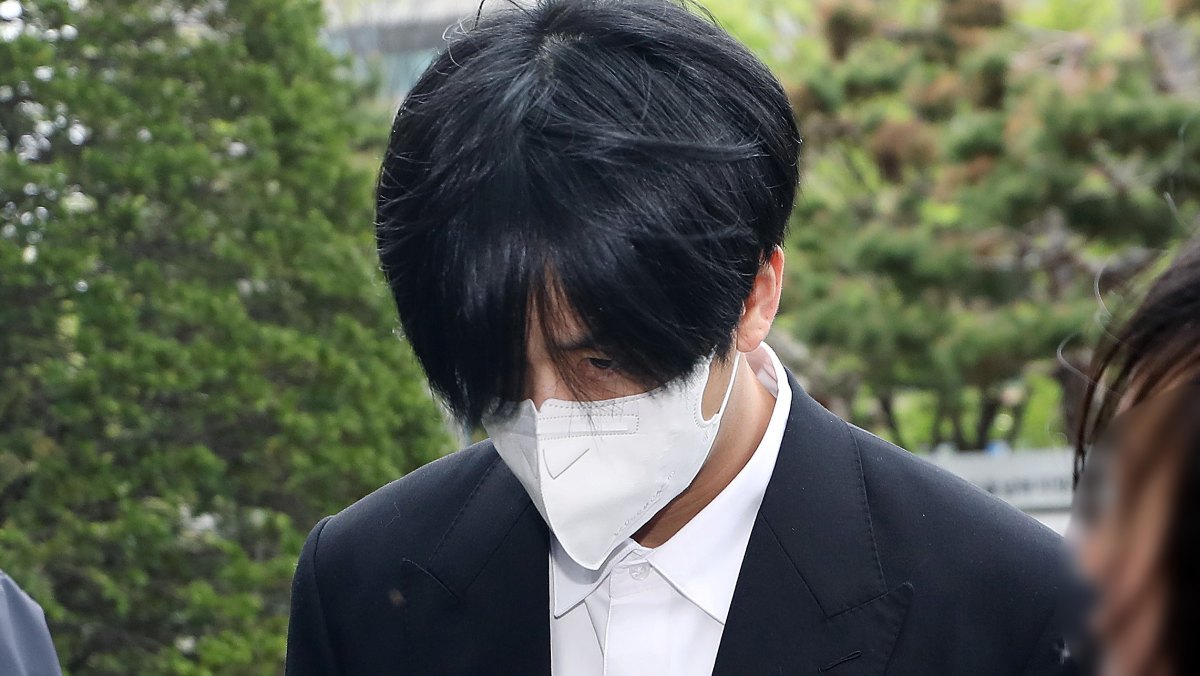 병역법 위반 유죄 판결받더니…4년 만에 신곡 발표한 유명 아이돌 그룹 출신 '가수'
