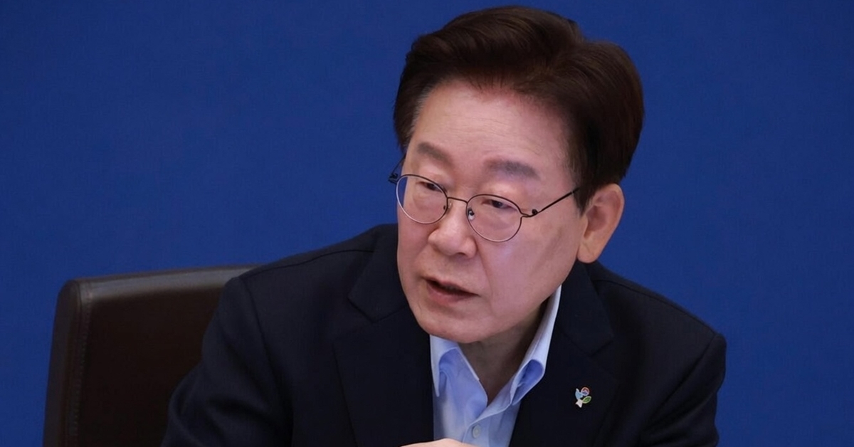 이 대통령 지지율 무너지나…부정평가 첫 '오차범위 밖' 우세