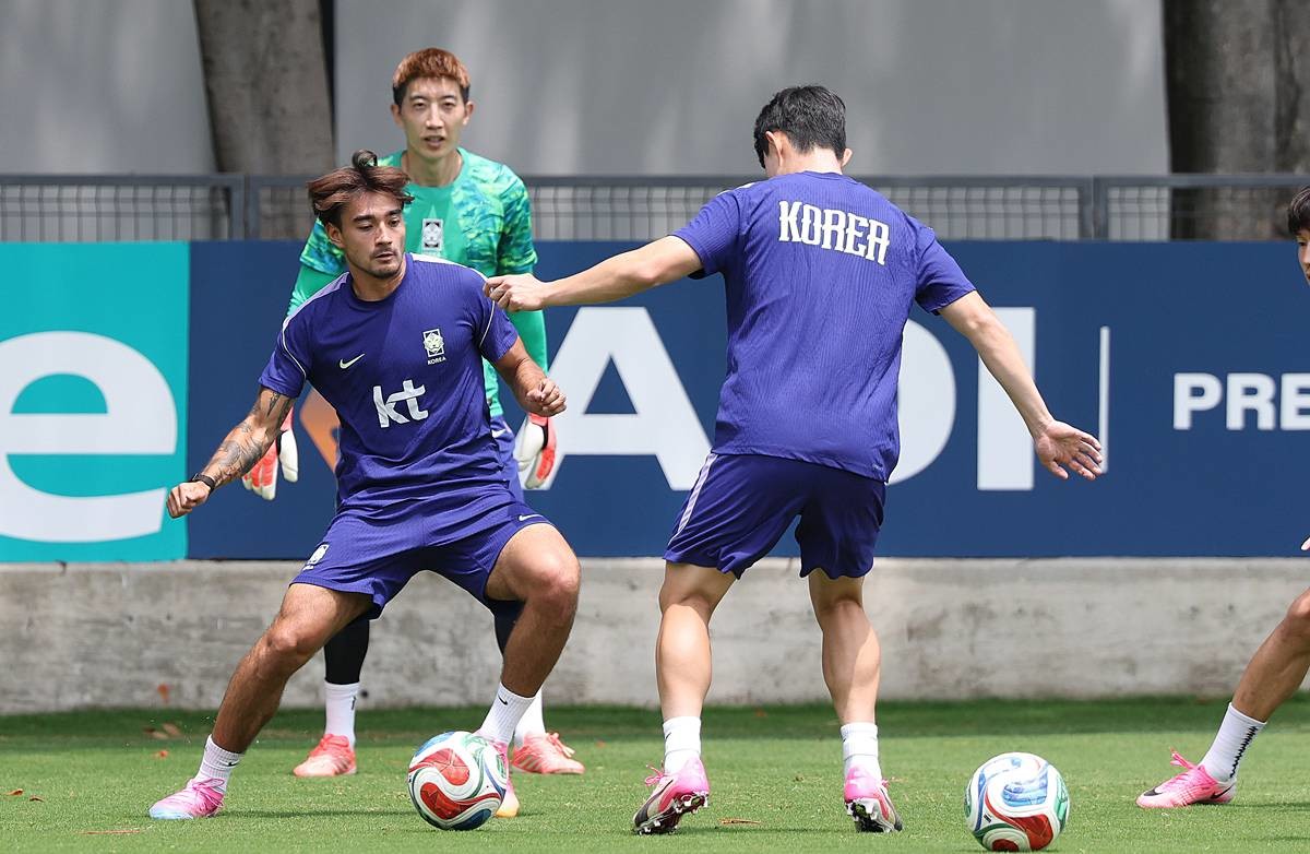 대한민국 축구국가대표팀 옌스가 지난 19일(현지시간) 멕시코 과달라하라 인근 대한민국 축구대표팀의 베이스캠프 훈련장인 사포판 치바스 바예 베르데에서 회복 훈련을 하고 있다 / 뉴스1