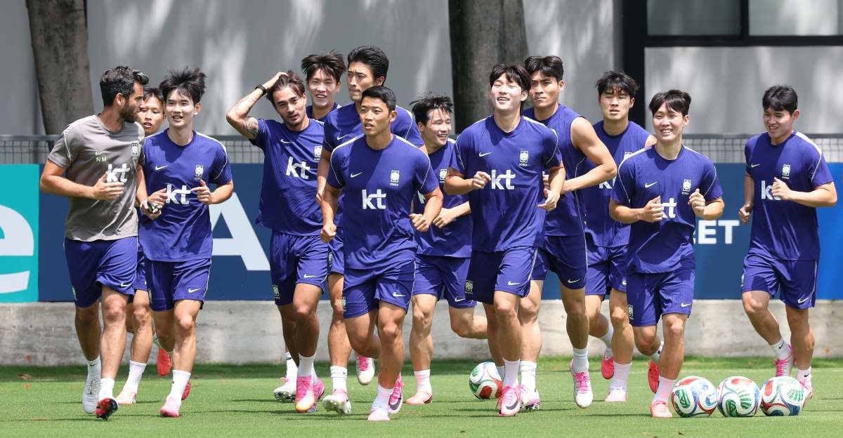 대한민국 축구국가대표팀 선수들이 지난 20일 멕시코 과달라하라 인근 대한민국 축구대표팀의 베이스캠프 훈련장인 사포판 치바스 바예 베르데에서 회복 훈련을 하고 있다. / 뉴스1