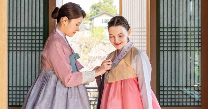 "드라마에서만 보던 한복"...외국인들이 한국 오면 가장 먼저 찾는 체험