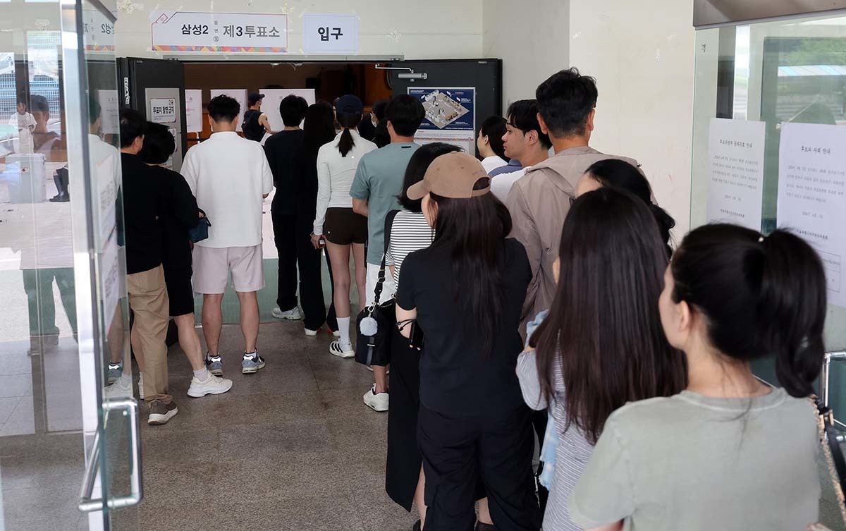 20대 국민의힘 지지율, 민주당의 2배 이상