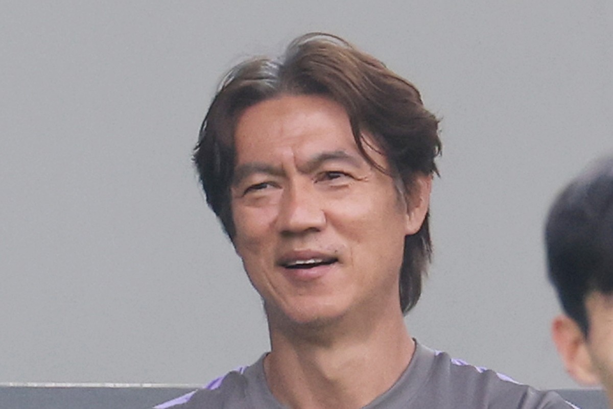 홍명보 감독이 대한민국 축구대표팀 선수들의 훈련을 지켜보고 있다. 기사 이해를 돕기 위한 자료 사진 / 뉴스1