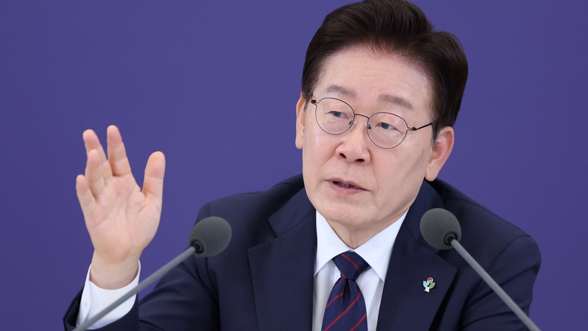 이재명 대통령이 26일 청와대에서 열린 미래 신안보 혁신기업 육성 전략회의에서 발언을 하고 있다. / 뉴스1