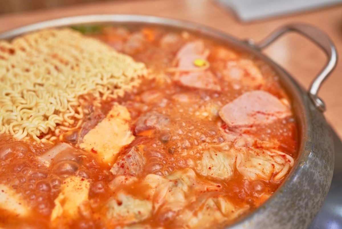 부대찌개 자료사진. / foodnjoy-shutterstock.com
