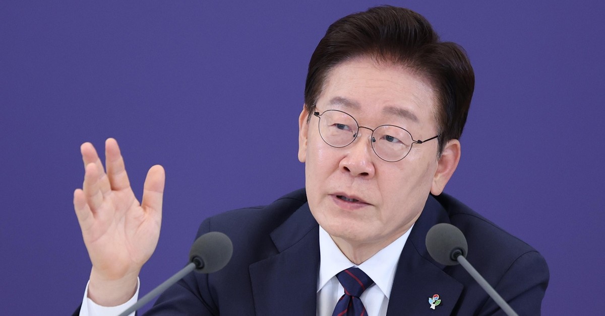 이재명 대통령이 지난 26일 청와대에서 열린 미래 新안보 혁신기업 육성 전략회의에서 발언을 하고 있다. / 뉴스1