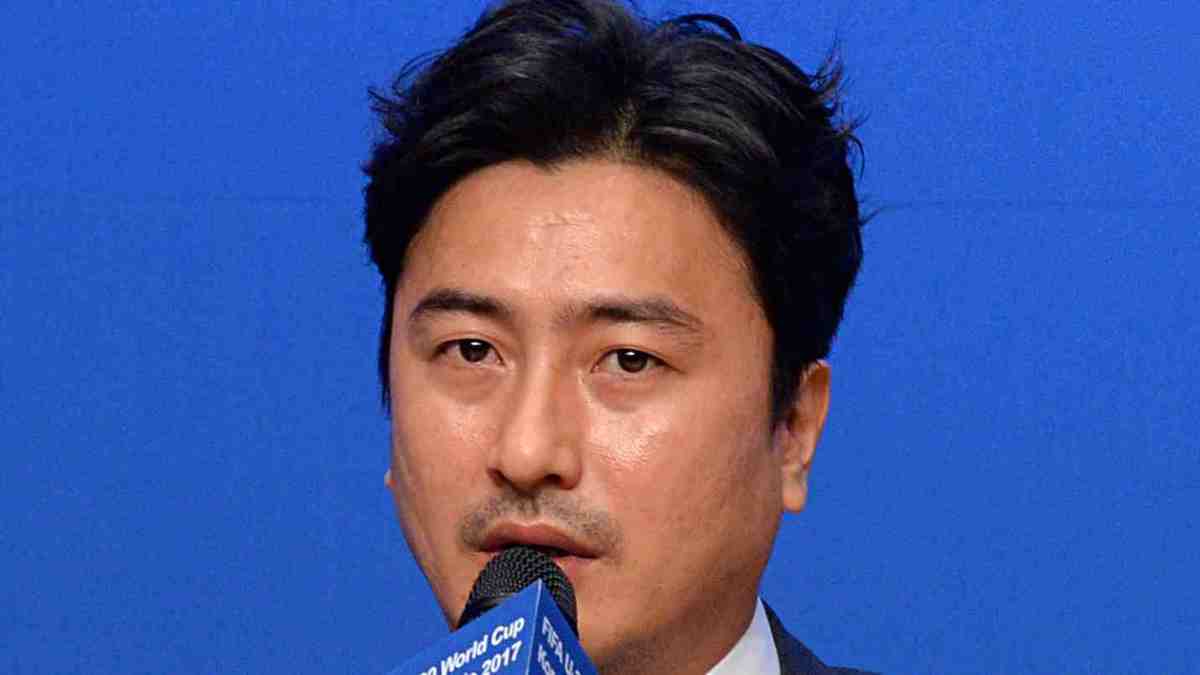 "1인 시위 하겠다"…2002 레전드 안정환, '이 루머' 부정하며 핏대 세웠다