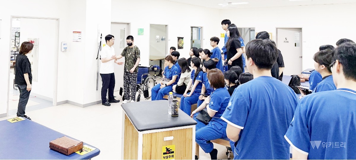 광주여자대학교(총장 이선재) 앵커사업단은 지난 4월부터 6월까지 광주365재활병원에서 진행한 ‘AI+Wellness 기반 통합돌봄 재직자 역량강화 프로그램’ 3회차 교육을 끝으로 전체 일정을 성공적으로 마무리했다. / 광주여대
