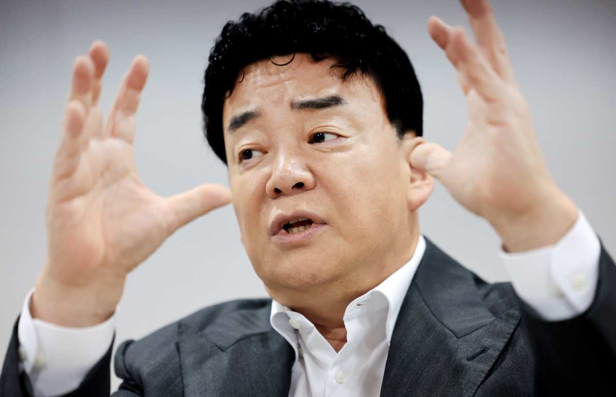 백종원 더본코리아 대표가 지난 3월 서울 서초구 더본코리아별관에서 열린 기자간담회에서 취재진 질문에 답변하고 있다. / 뉴스1