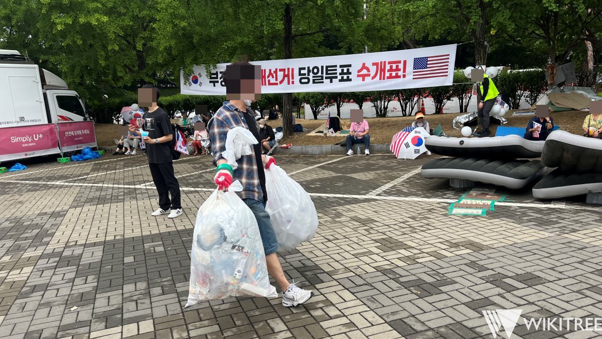 촛불과 태극기 사이... 2030이 잠실에 남긴 것들