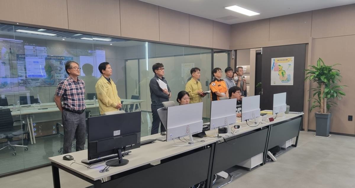 포항시는 29일 철강산업단지 통합관제센터에서 ‘철강산단 통합관제센터 모의훈련’을 실시했다./포항시