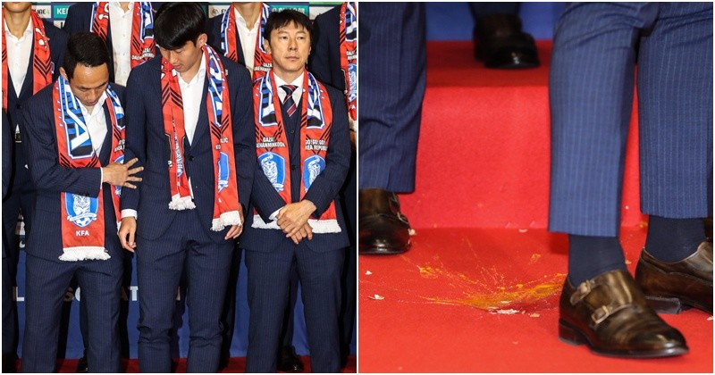 2018러시아월드컵에서 세계랭킹 1위 독일을 완파하고 유종의 미를 거둔 대한민국 축구대표팀이 29일 인천국제공항 제2여객터미널을 통해 귀국했다. 축구대표팀이 해단식을 하던 중 날아든 계란이 카페트에 묻어 있다. 2018.6.29/뉴스1