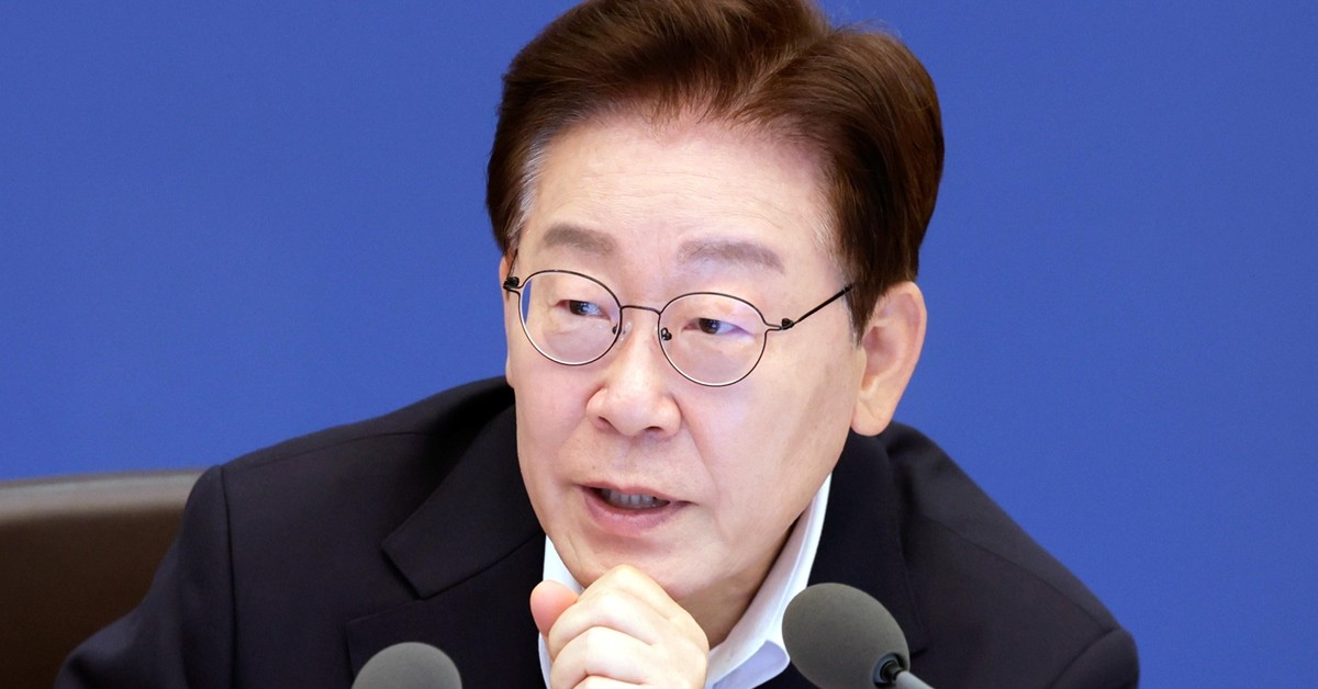 이재명 대통령이 30일 청와대에서 열린 국무회의 겸 비상경제점검회의에서 발언하고 있다. / 뉴스1