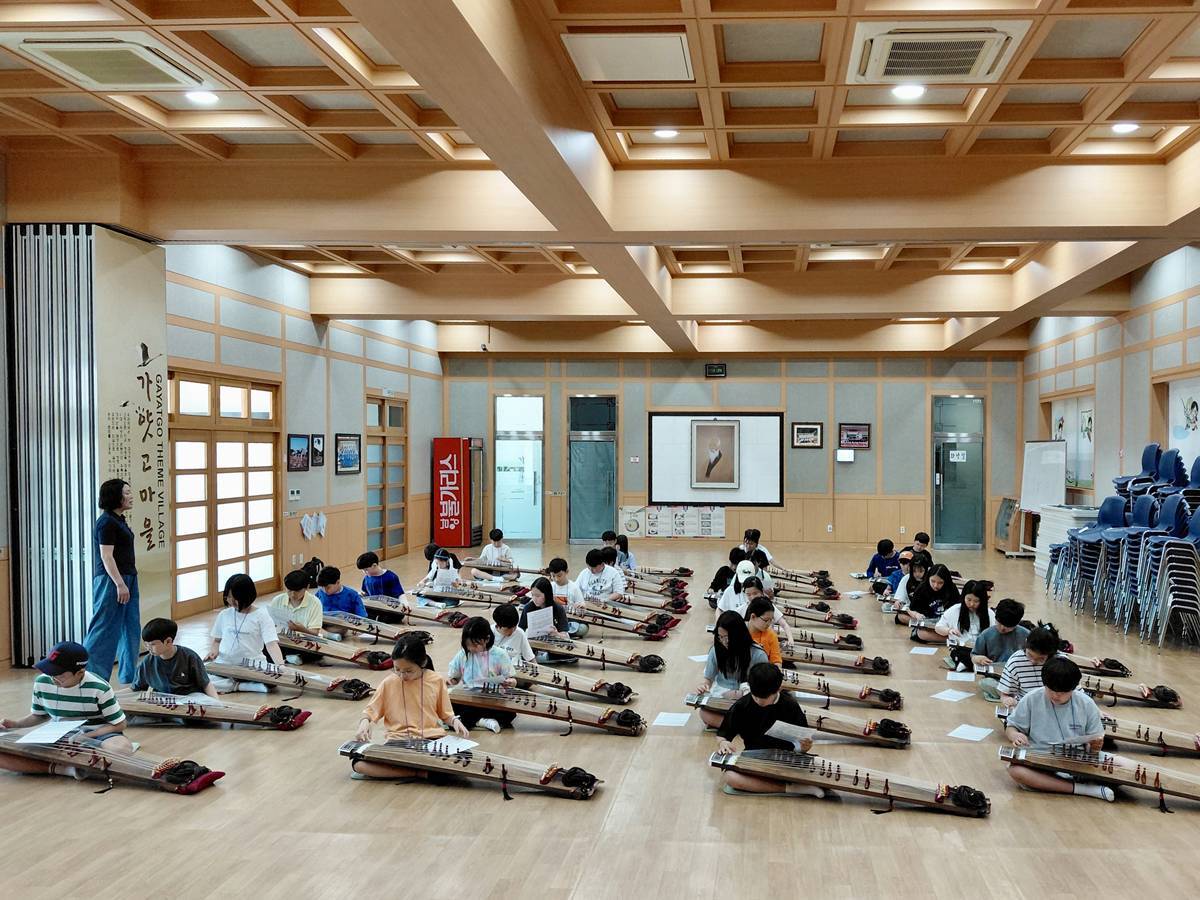'버스 타고 고령 관광 어때?'...고령 버스투어, 전국 관광객 이어져