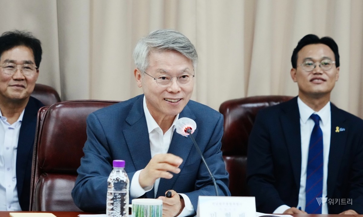 민형배 전남광주통합특별시장, 한전과 반도체 전력망 구축 속도전