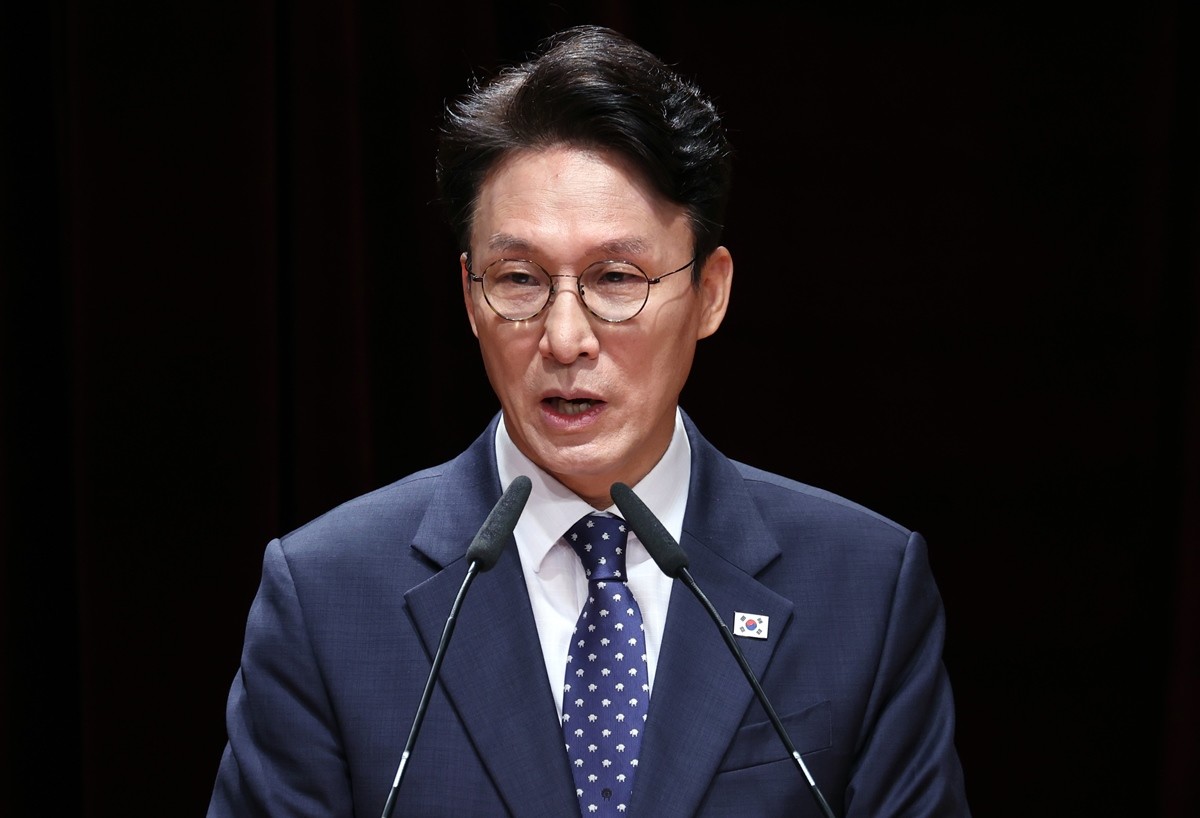 김민석 전 국무총리 자료 사진. 김 전 국무총리가 6·3 지방선거 결과와 관련해 '대통령께서 표정 관리가 안 될 정도였다'라고 전했다. 김 전 총리는 더불어민주당의 8·17 전당대회 출마 수순에 들어간 상황이다. 김 전 총리는 3일 CBS 라디오 '박성태의 뉴스쇼' 인터뷰에서 이재명 대통령이 선거 직후에 가장 먼저 '대국민 사과'를 했다고 말한 뒤 정청래 전 민주당 대표를 겨냥해 '당이 대대적인 혁신을 해야 한다'라며 이렇게 밝혔다. / 뉴스1