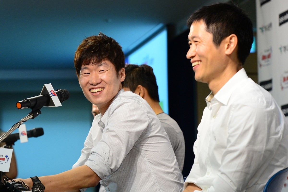한국 축구 국가대표로 활약한 박지성, 이영표 / 뉴스1