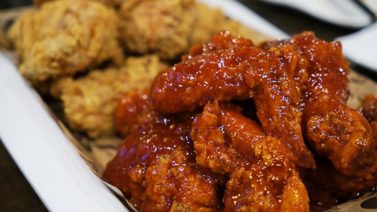 치킨 자료사진. / Robert Way-shutterstock.com