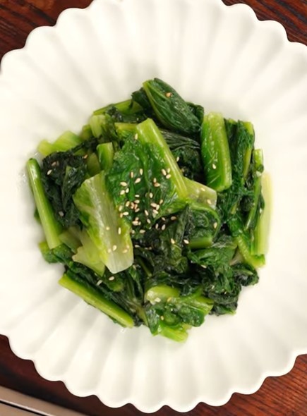 상추나물무침 자료사진. / 유튜브 '만개의레시피 10K Recipe'