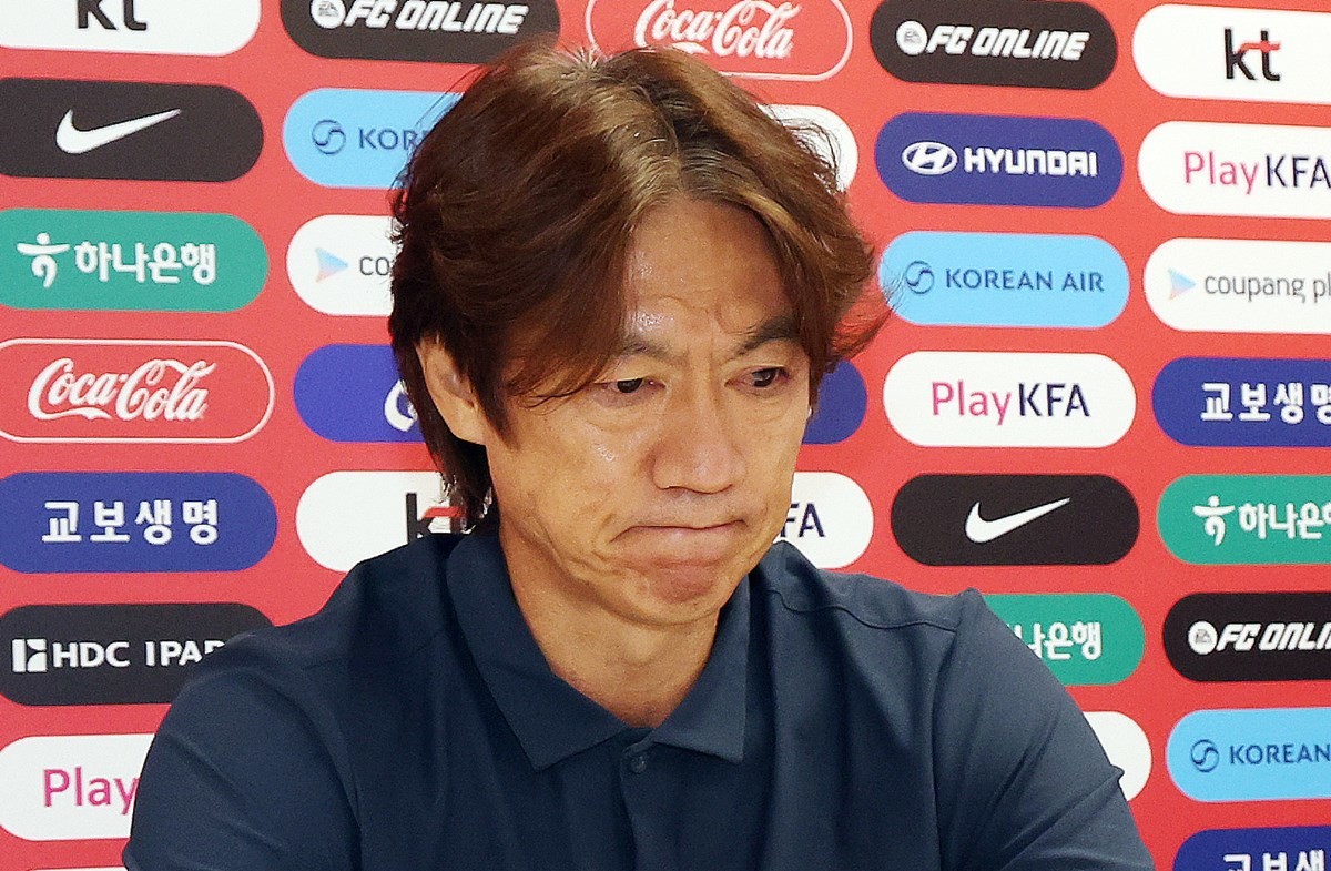 사퇴 발표하는 한국 축구 국가대표팀 홍명보 감독 / 뉴스1