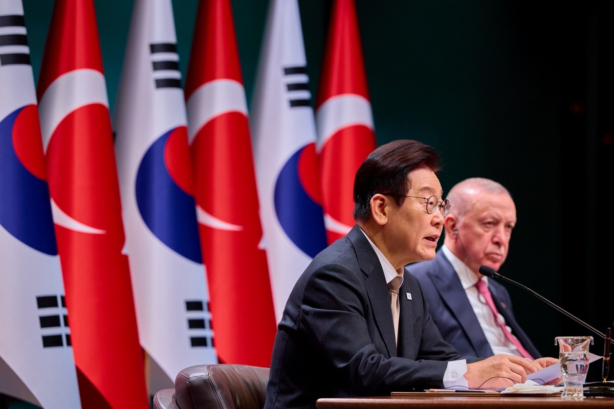 지난해 11월 튀르키예를 국빈 방문 한 이재명 대통령이 에르도안 튀르키예 대통령과 공동언론발표를 하고 있다. / 이재명 대통령 SNS, 뉴스1