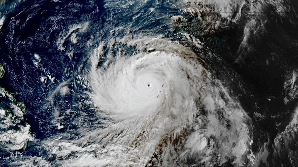 일본 히마와리 위성이 포착한 제9호 태풍 바비 / CIRA/NOAA