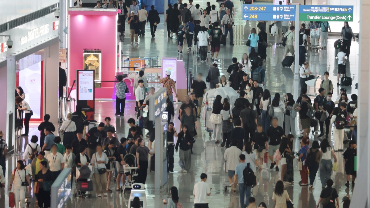 인천공항, 개항 25년 만에 누적 이용객 10억명... 세계 허브공항 최단 기록